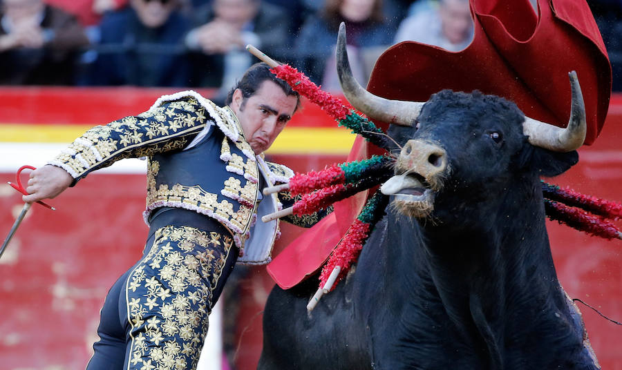 Fotos de la octava corrida de la Feria de las Fallas de 2017