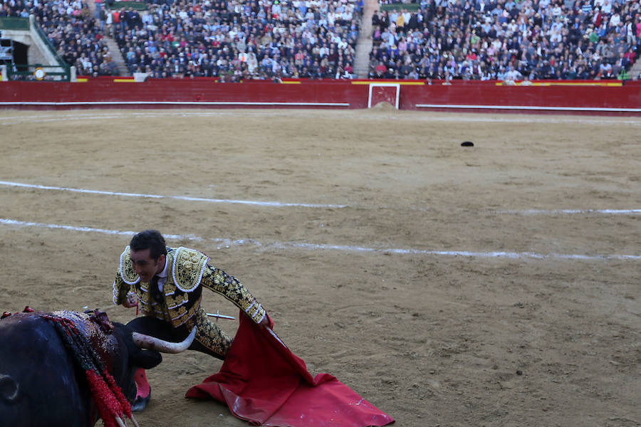 Fotos de la corrida de toros de hoy sábado de la Feria de las Fallas de 2017