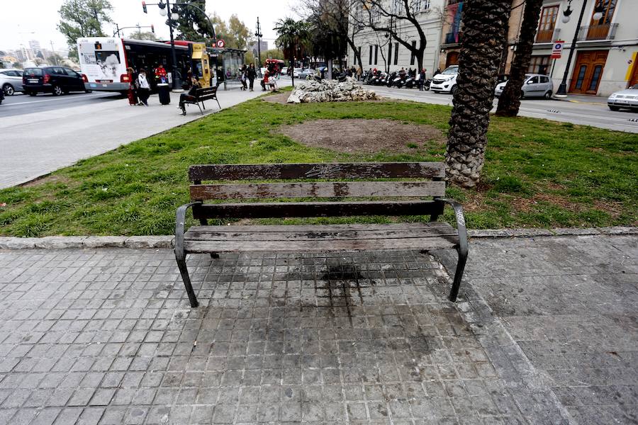 El centro de Valencia continúa con calles sucias tres días después de acabar las Fallas 2017