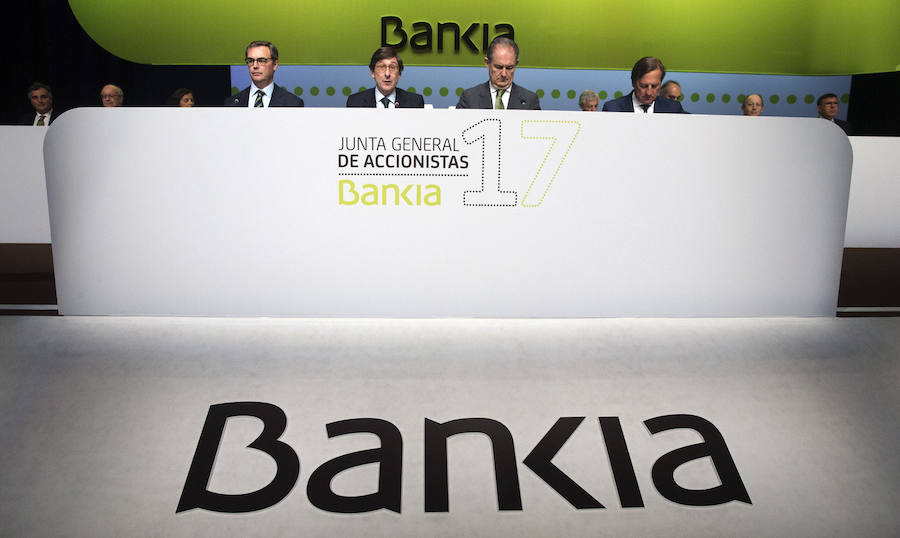 Fotos de la junta de accionistas de Bankia