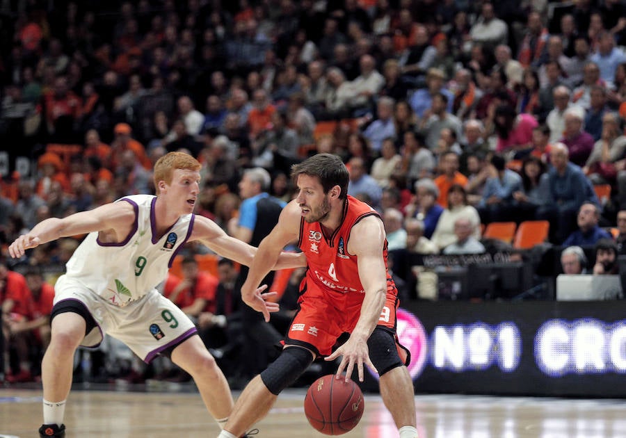 El Valencia Basket-Unicaja correspondiente al primer partido de la final de la Eurocup, en imágnes