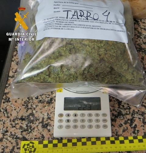 La Guardia Civil detiene a 13 personas y desmantela tres laboratorios de drogas en Villena y Alpera