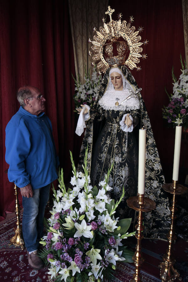 Fotos de las imágenes de la Semana Santa Marinera en casas, casales y el Mercado del Cabanyal