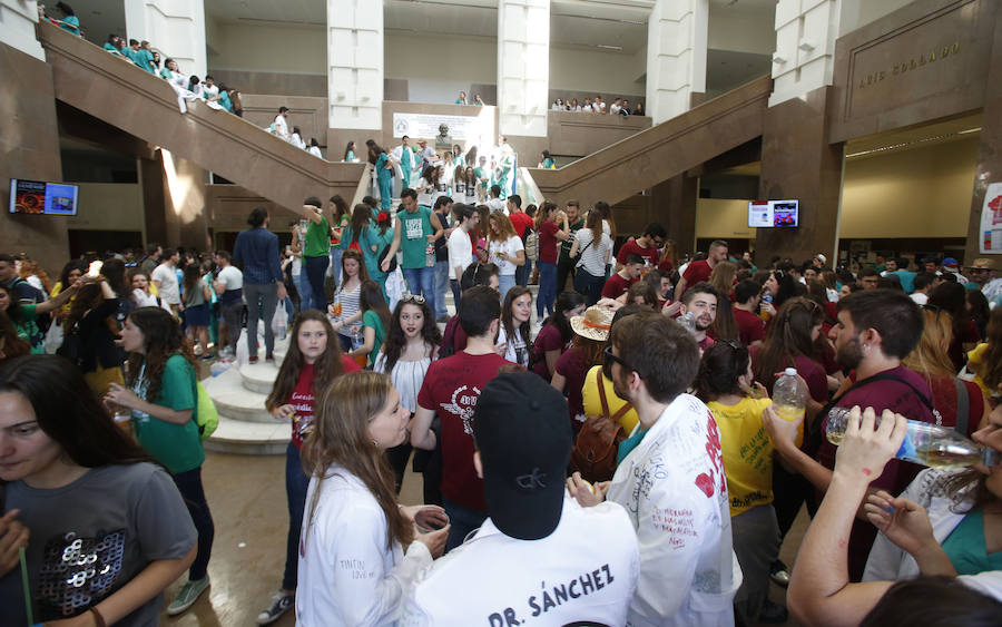 Fotos de la fiesta de Enfermería y Medicina en Valencia