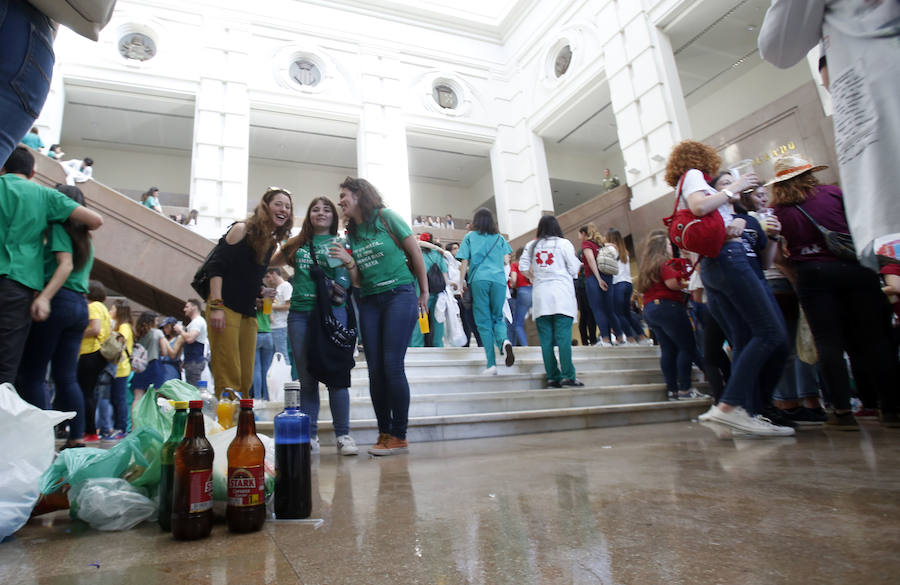 Fotos de la fiesta de Enfermería y Medicina en Valencia