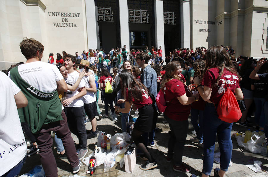 Fotos de la fiesta de Enfermería y Medicina en Valencia