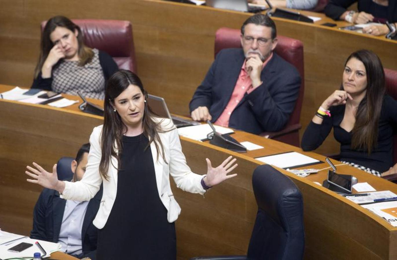 Fotos de la sesión de control a Puig y del pleno de Les Corts