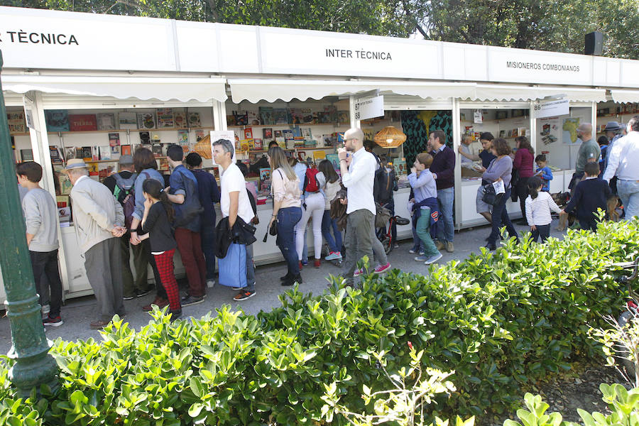 Fotos de la Feria del Libro de Valencia 2017