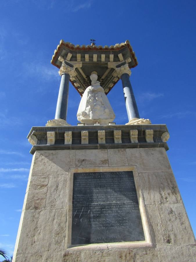 Virgen de los Desamparados en el Pont del Mar