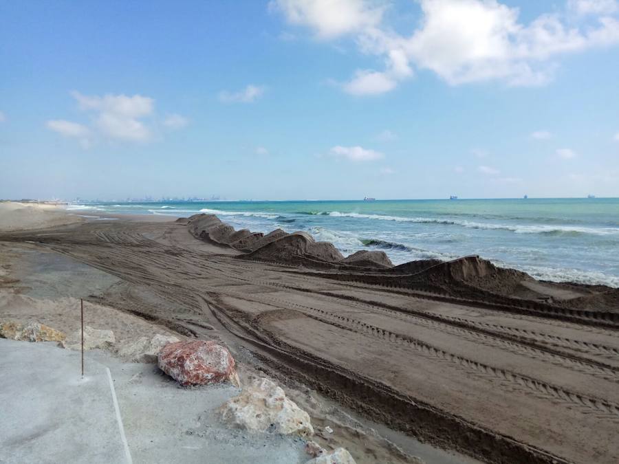 Fotos de la reconstrucción de la playa en la Casbah, El Saler