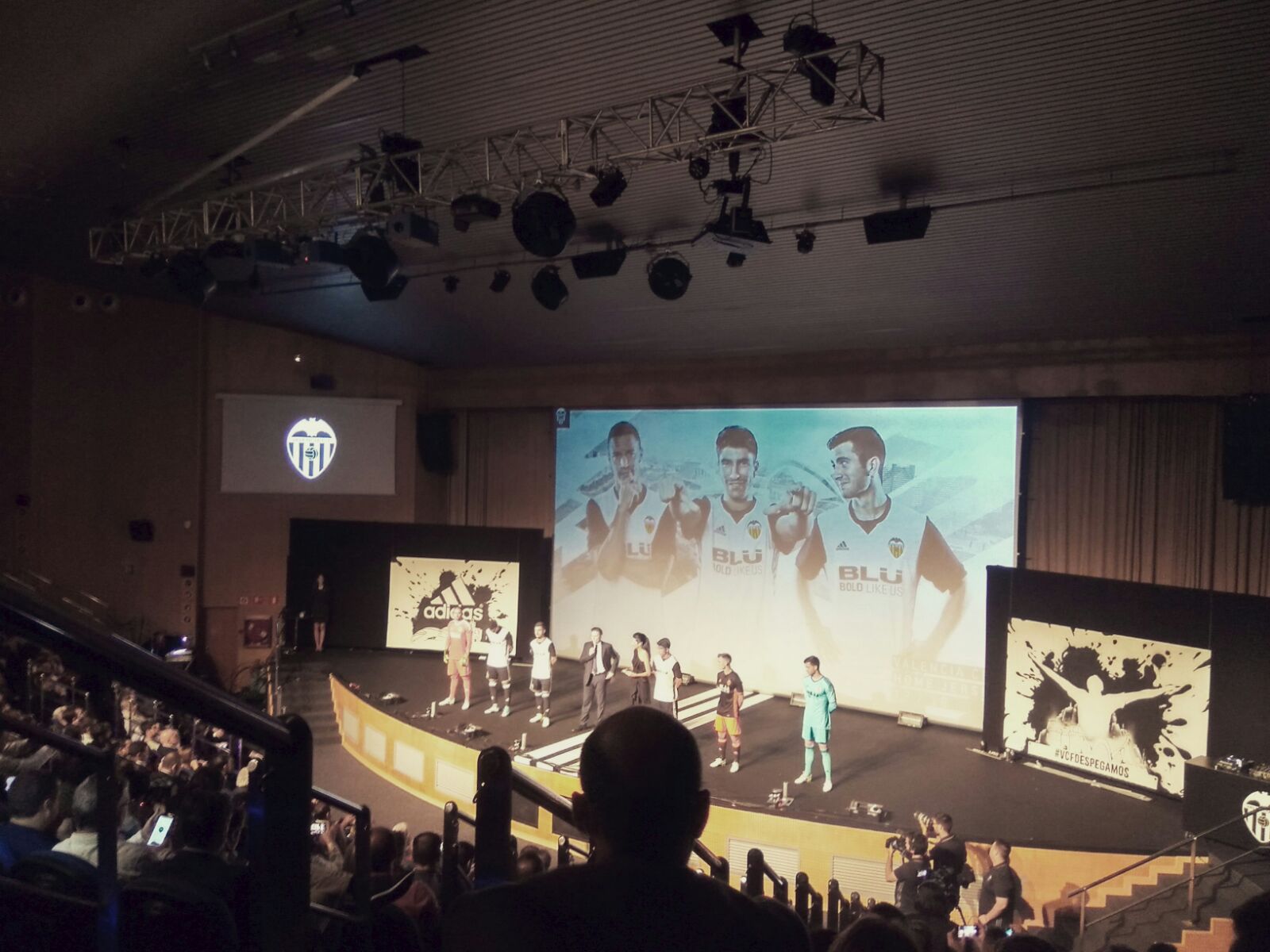 Fotos de la presentación de las camisetas del Valencia CF