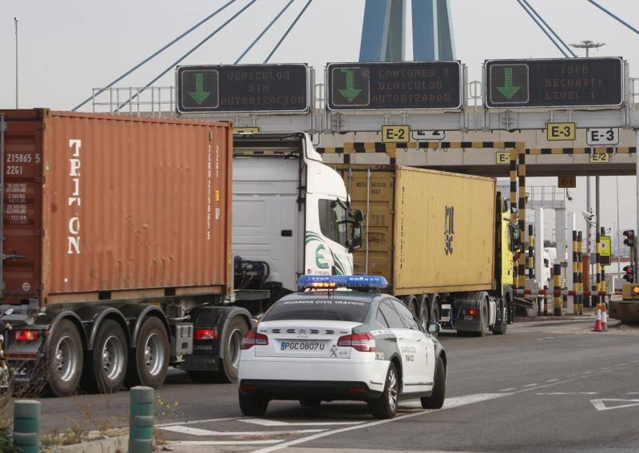 Fotos del Puerto de Valencia, paralizado por la asamblea de estibadores