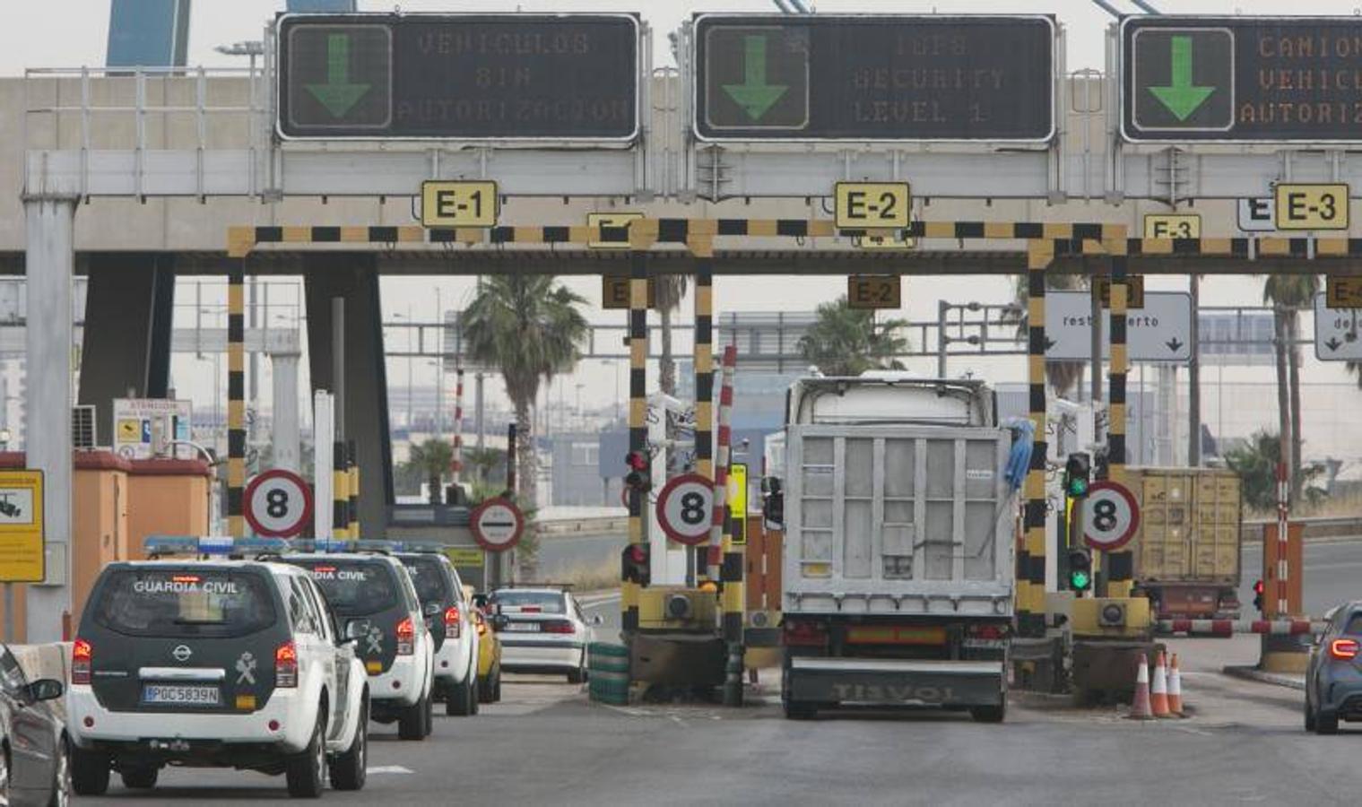 Fotos del Puerto de Valencia, paralizado por la asamblea de estibadores