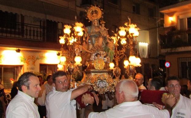 Procesión de la Mare de Déu dels Àngels en Serra.