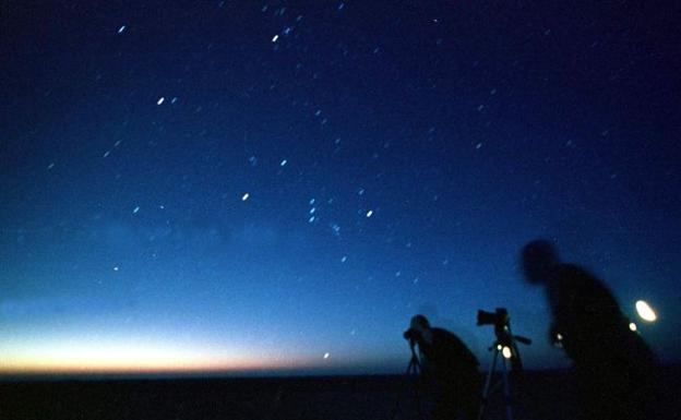 Lluvia de estrellas, el fenómeno perfecto para los amantes de la fotografía. 