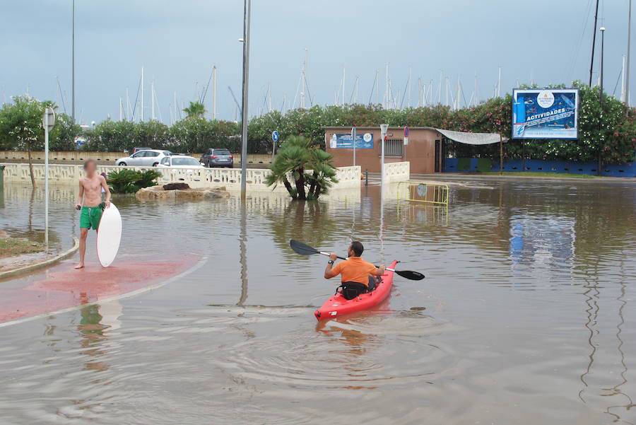 Las lluvias en Dénia superan los 79 litros y obligan a cerrar varios caminos