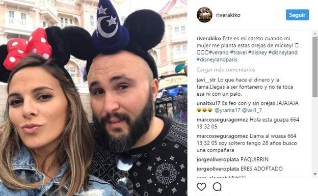 Kiko Rivera con su mujer en Disneyland Paris.