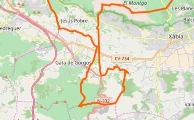 La carretera N-332, a su paso por el término de Dénia, cerca de Gata de Gorgos.
