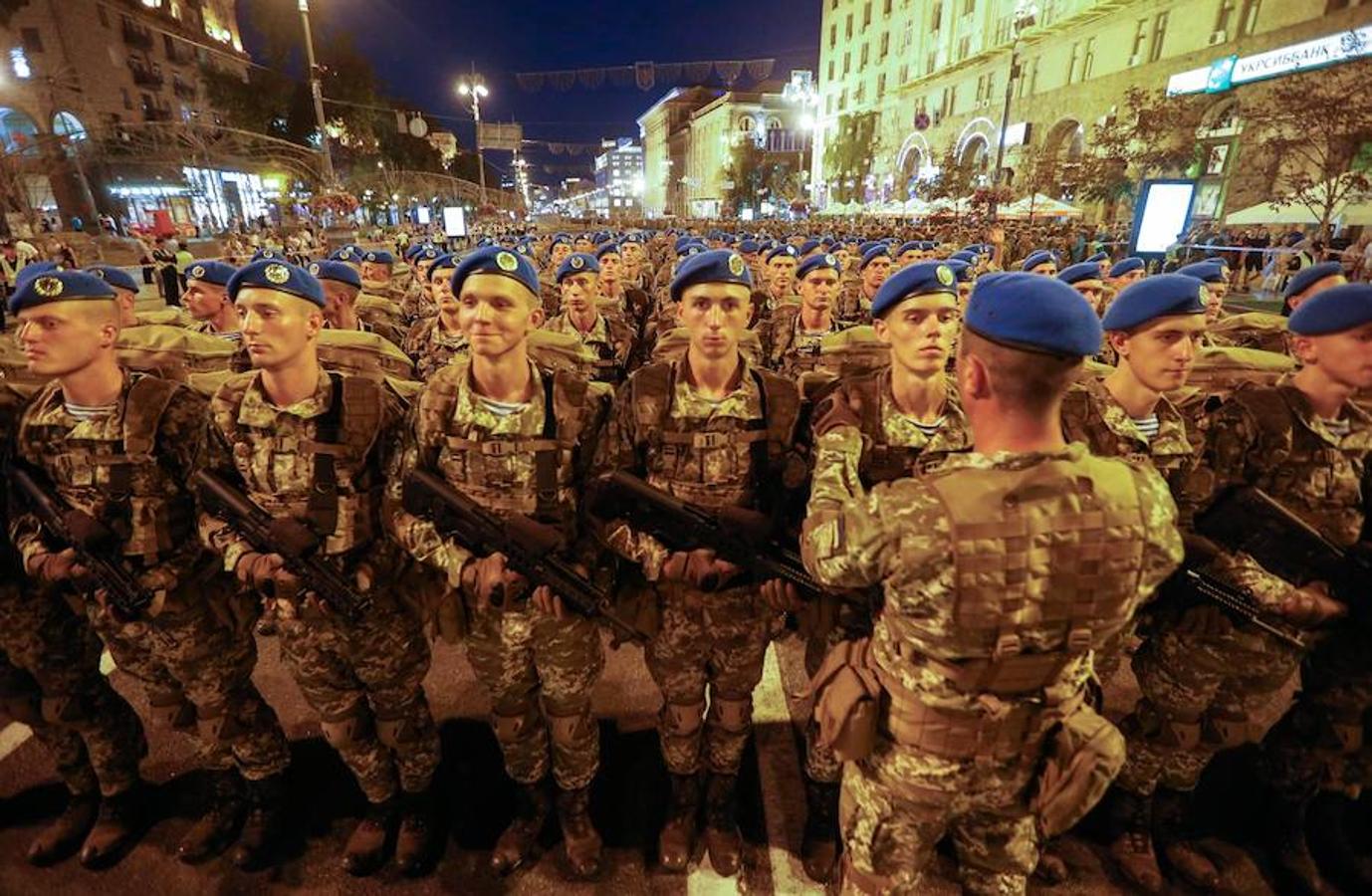 Fotos de un ensayo de desfile militar en Kiev, Ucrania