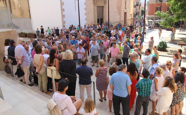 Minutos de silencio en la Marina Alta en repulsa de los atentados en Cataluña