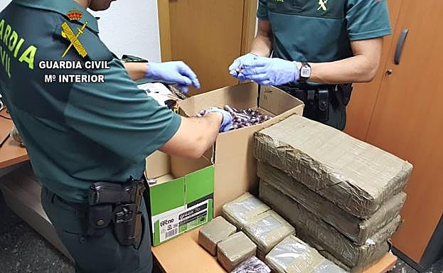 La Guardia Civil interviene 60 kilos de hachís en el término municipal de Sagunto. 