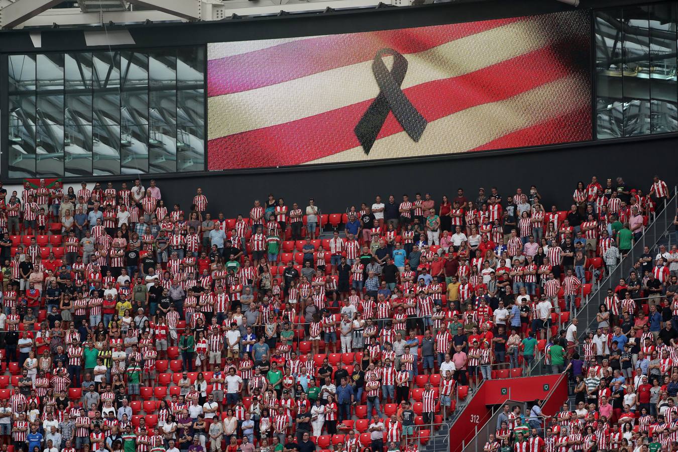 Las mejores imáganes del partido de la primera joranda de Liga entre el Athletic y el Getafe, en San Mamés.