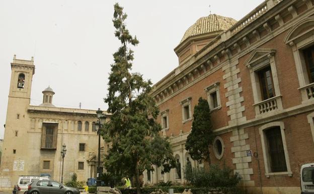 Plaza del Patriarca, donde se encuentra ubicado el edificio.