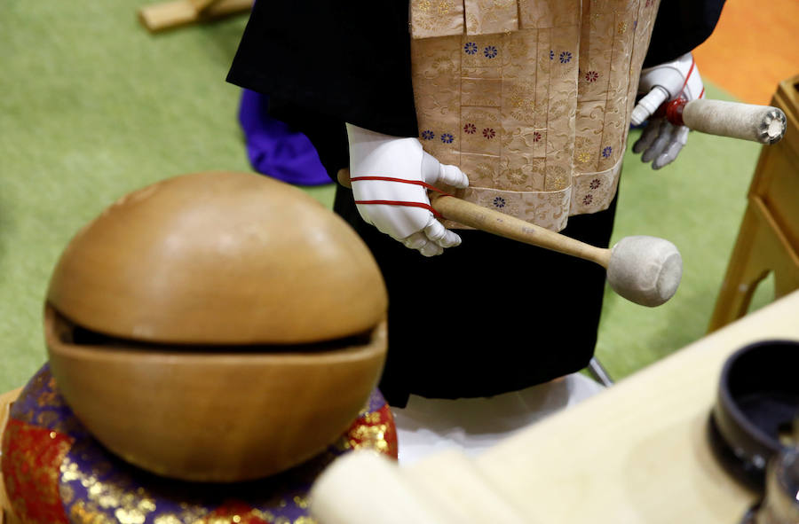 Fotos de un robot sacerdote en Japón