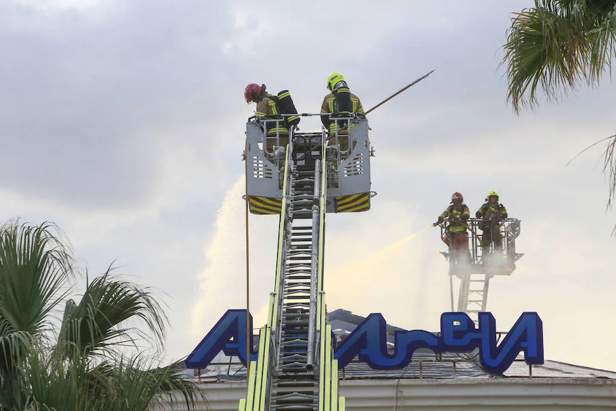 Fotos del incendio en la discoteca akuarela de Valencia