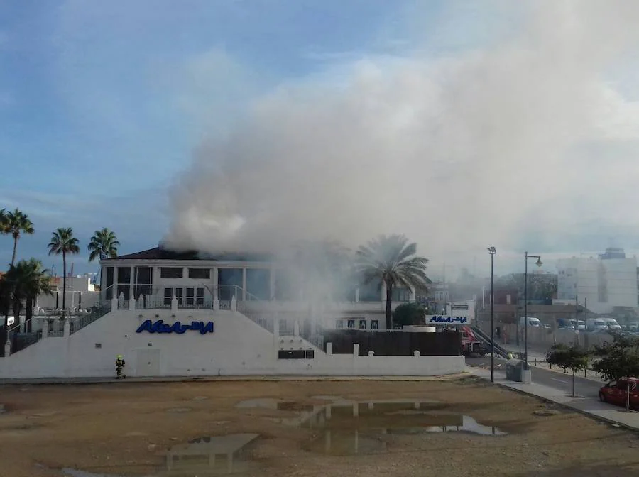 Fotos del incendio en la discoteca akuarela de Valencia