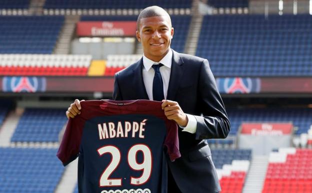 Kylian Mbappé, durante su presentación con el PSG. 