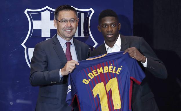 Josep Maria Bartomeu, durante la presentación de Dembélé. 