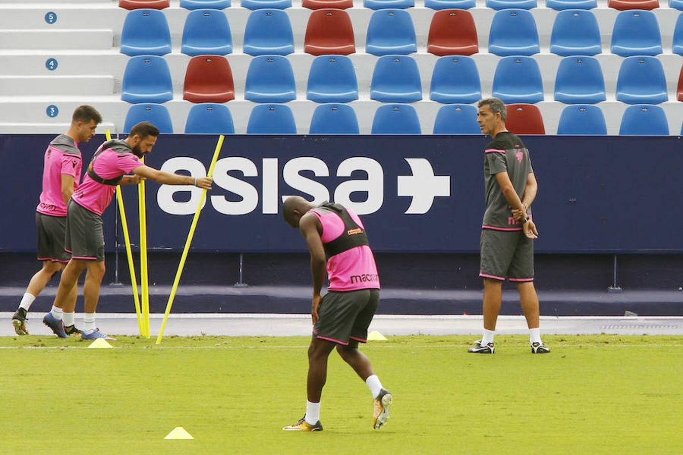 Fotos del entrenamiento del Levante UD