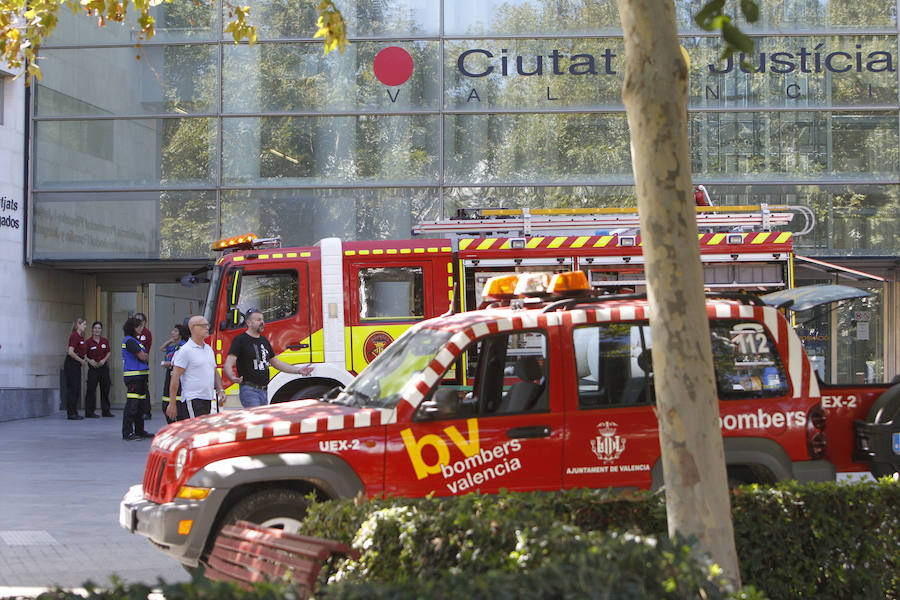 Fotos del incendio de la Ciudad de la Justicia