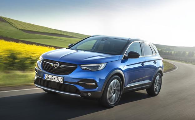 Opel anuncia el primer híbrido enchufable