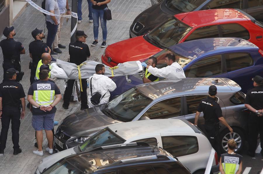 Los hechos están relacionados con el hallazgo de un cadáver en una maleta este madrugada