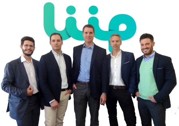 Crean una pulsera para que los padres controlen la salud de los bebés