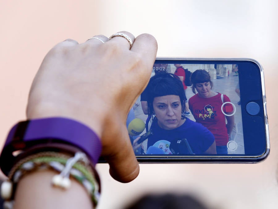 Fotos del acto de la CUP en la Plaza de la Virgen