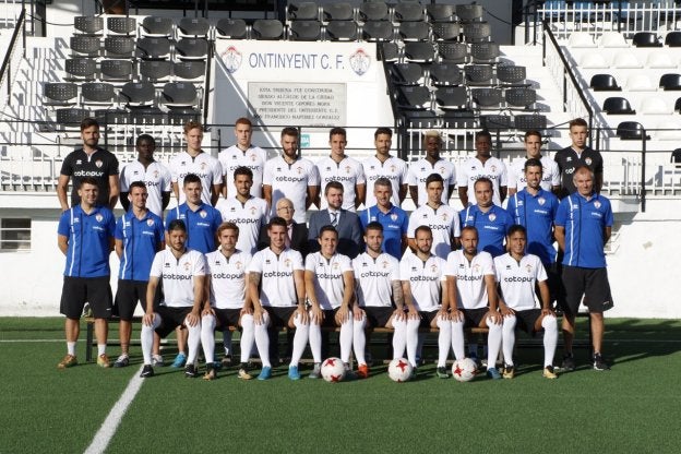 FOTO OFICIAL DE LA PLANTILLA DEL ONTINYENT CF