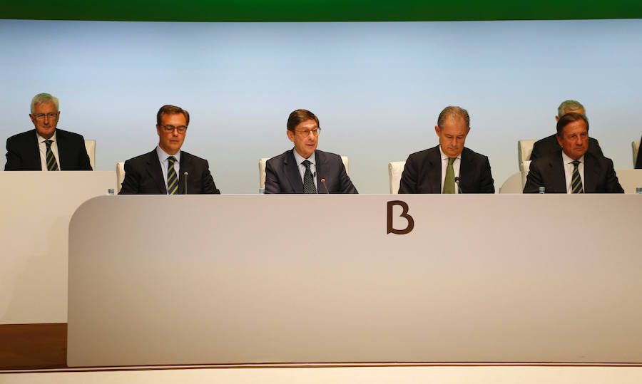 Fotos de la fusión de Bankia con BMN