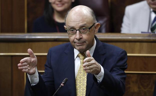 Cristóbal Montoro, ministro de Hacienda.