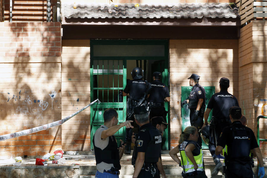 Hay tres heridos y la Policía Nacional ha detenido a cinco individuos implicados en la reyerta con armas de fuego y cuchillos