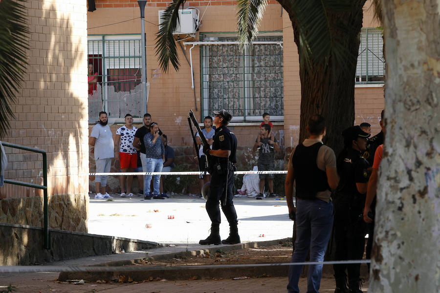 Hay tres heridos y la Policía Nacional ha detenido a cinco individuos implicados en la reyerta con armas de fuego y cuchillos