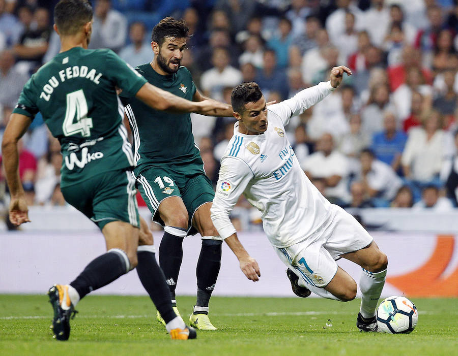 El Santiago Bernabéu acoge el choque correspondiente a la quinta jornada de Liga. 