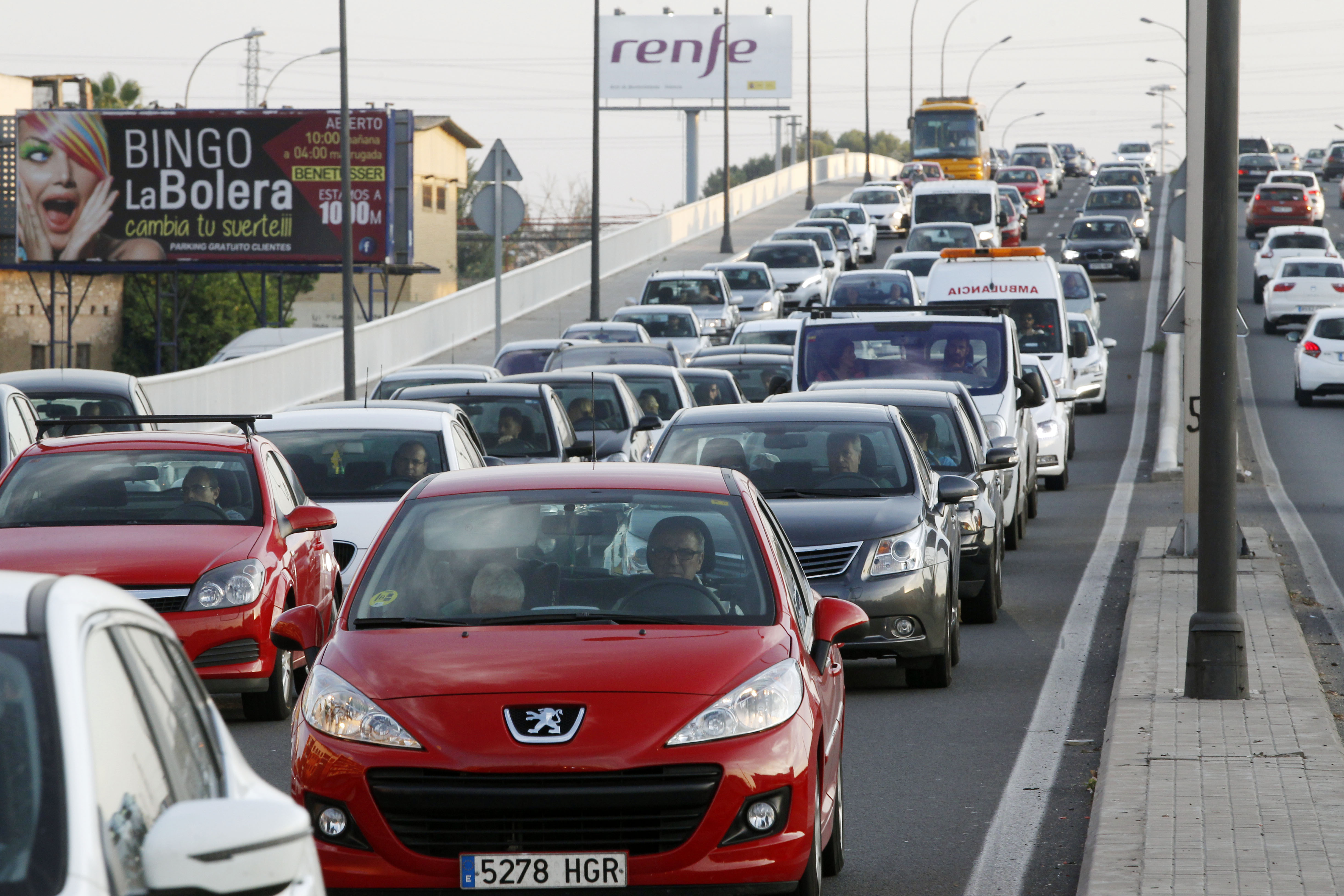 Fotos del tráfico en los accesos a Valencia