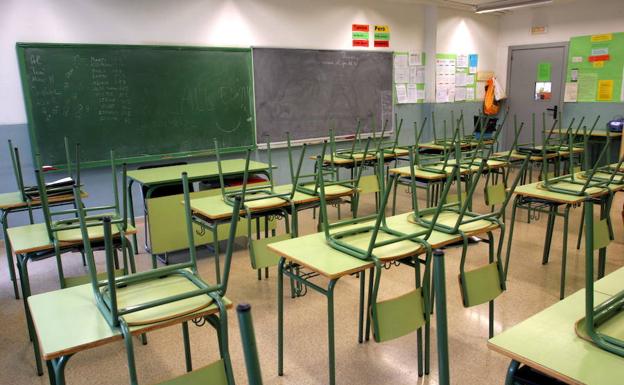 Aula vacía en un colegio catalán.