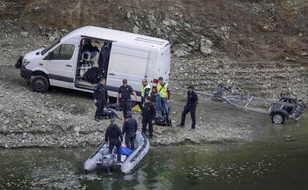 Los Mossos d'Esquadra localizan los cuerpos de un hombre y una mujer en el pantano de Susqueda.