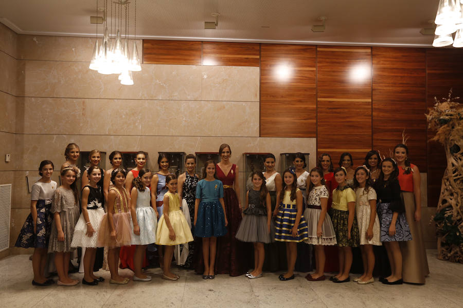 Fotos de la cálida despedida a las falleras mayores de Valencia de 2017, Raquel Alario y Clara Parejo