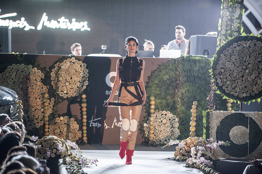 Fotos del desfile de Francis Montesinos en Valencia