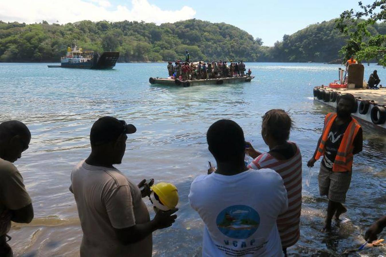 Fotos de la evacuación en Vanuatu por la erupción del volcán Manaro Voui